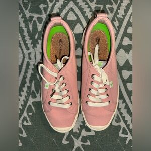 Cariuma Women's Oca Blush Pink Sneakers